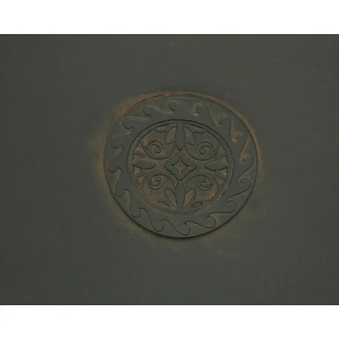 Maceta para planta Sarah - Dimensiones externas (Ø x Al): 35 x 30,5 cm, Otros, Colores surtidos - Un relieve circular ornamental con motivos florales y un borde ondulado adorna una superficie gris oscuro.