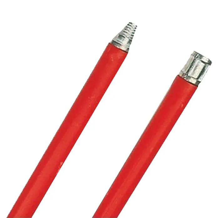 Varilla para deshollinador - Rojo, Largo: 140 cm, 1 ud. - Dos varillas de limpieza rojas con puntas plateadas sobre un fondo negro. Ideal para la limpieza y el mantenimiento de armas.