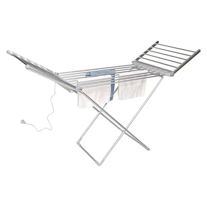 Fulmo Tendedero con alas eléctrico Fulmo - Longitud cuerda de tender: 15 m, L x An x Al: 146 x 55 x 74 cm, Plateado - Imagen de un tendedero plegable de metal con ropa secándose sobre él, sobre un fondo negro.