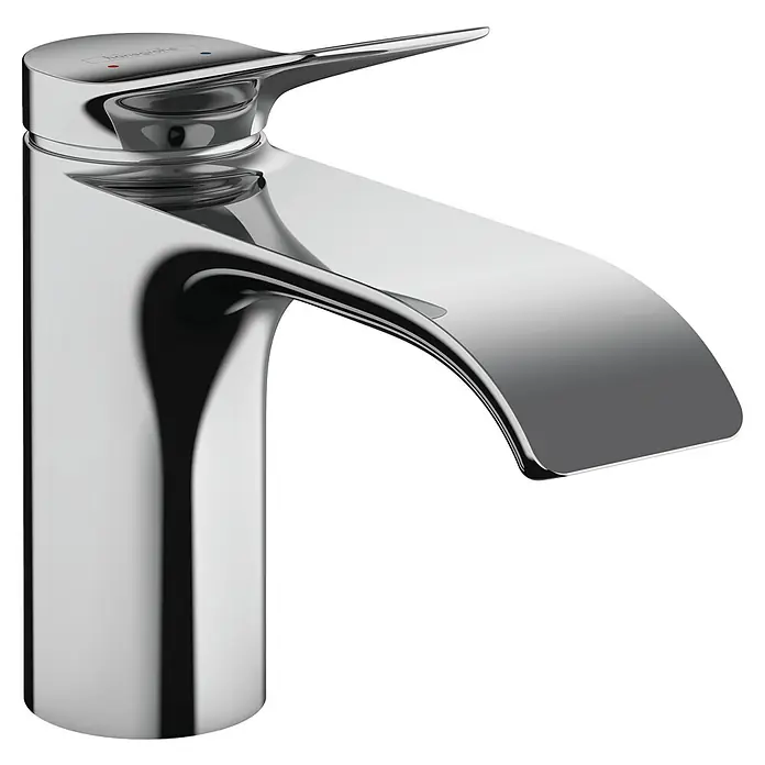 Hansgrohe Waschtischarmatur Vivenis 80 - Höhe: 13,9 cm, Chrom, Glänzend - Nahaufnahme eines glänzenden Chrom-Wasserhahns mit modernem Design. Der Wasserhahn zeichnet sich durch klare Linien und eine flache Auslaufgestaltung aus.