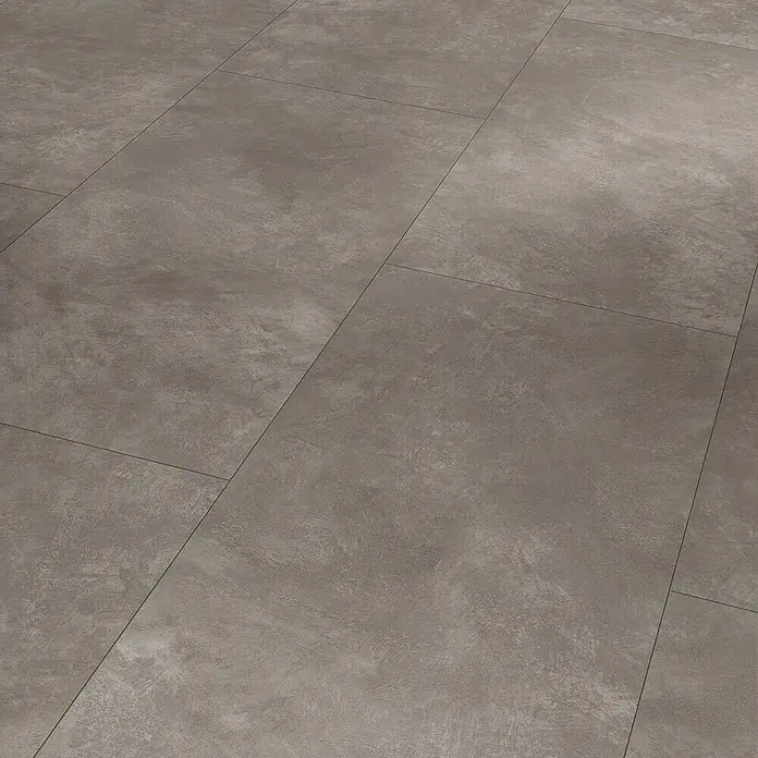 Parador Designboden Modular One - Beton dunkelgrau, Fliese, 853 x 400 x 8 mm - Ansicht von Bodenfliesen in einem modernen Steindesign, die ein elegantes und robustes Erscheinungsbild für Innenräume bieten.