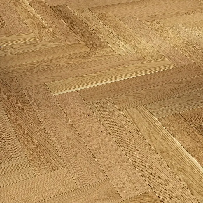 Parador Parkett Trendtime - Eiche, Fischgrät, 570 x 95 x 10,5 mm - Nahaufnahme eines eleganten, hellen Eichenparketts im Fischgrätmuster, das Wärme und natürliche Schönheit in jeden Raum bringt.