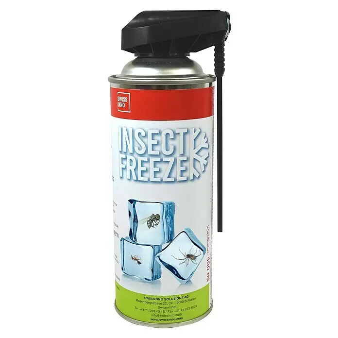 Swissinno Insektenschutz Frostspray - 400 ml - Eine silberne, rot-weiß-grüne 'SWISS INNO Insect Freezer' Spraydose mit schwarzer Düse und Applikationsrohr, zeigt Insekten in Eiswürfeln.
