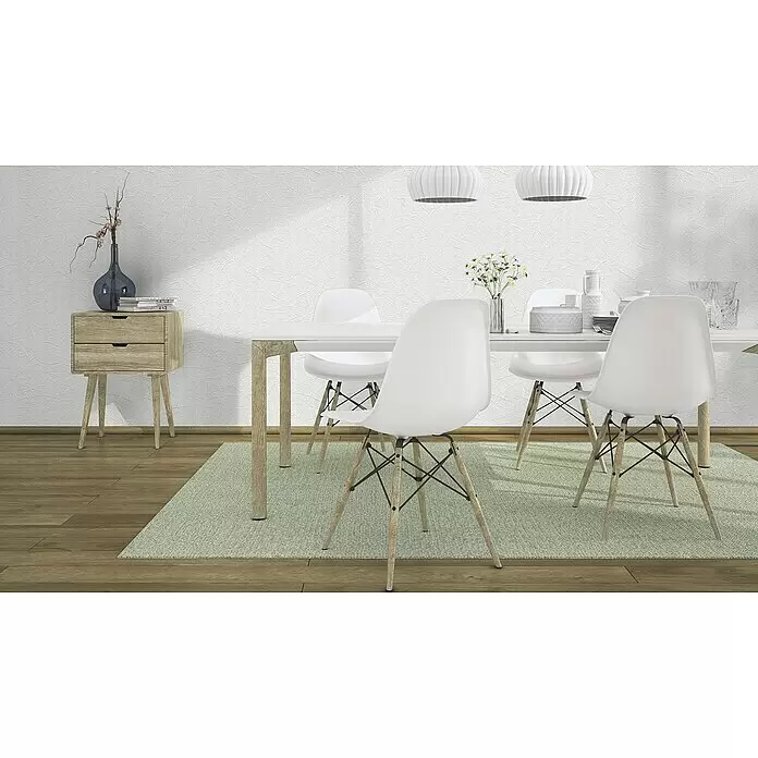 Rasch Wallton Vliestapete Gräserstruktur - Weiß, Uni, 25 x 1,06 m, Grobe Struktur, Matt - Ein modernes Esszimmer mit einem weißen Tisch, weißen Stühlen mit Holzbeinen und einem hellgrünen Teppich auf Holzfußboden.