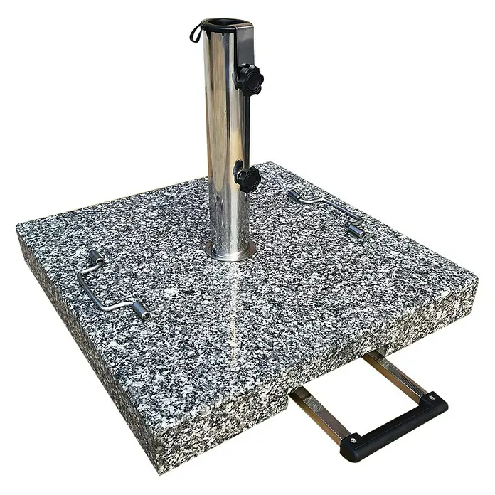 Granitschirmständer - 50 kg, Rollen - Bild eines quadratischen Sonnenschirmständers aus Granit mit Edelstahlrohr und Tragegriff.