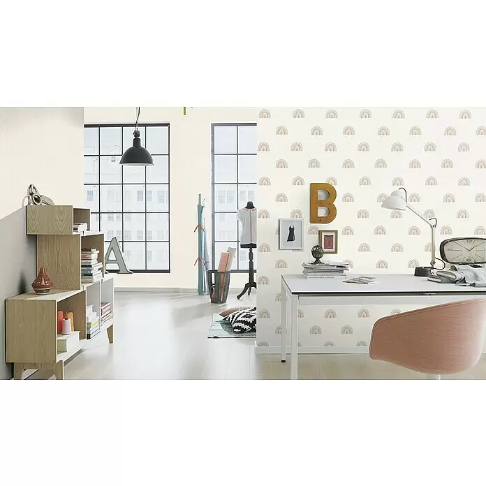 Rasch Bambino XIX Vliestapete - Creme, Uni, 10,05 x 0,53 m - Creme Tapete mit kleinen, dezenten Regenbogenmustern, die einen hellen, modernen Raum verschönert.
