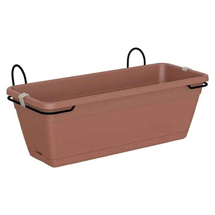 Artevasi Venezia Geländerkasten - Außenmaß (L x B x H): 49 x 27 x 20 cm, Kunststoff, Terracotta - Ein länglicher, brauner Balkonkasten mit schwarzen Halterungen zur Anbringung. Ideal für Blumen und Kräuter auf dem Balkon.