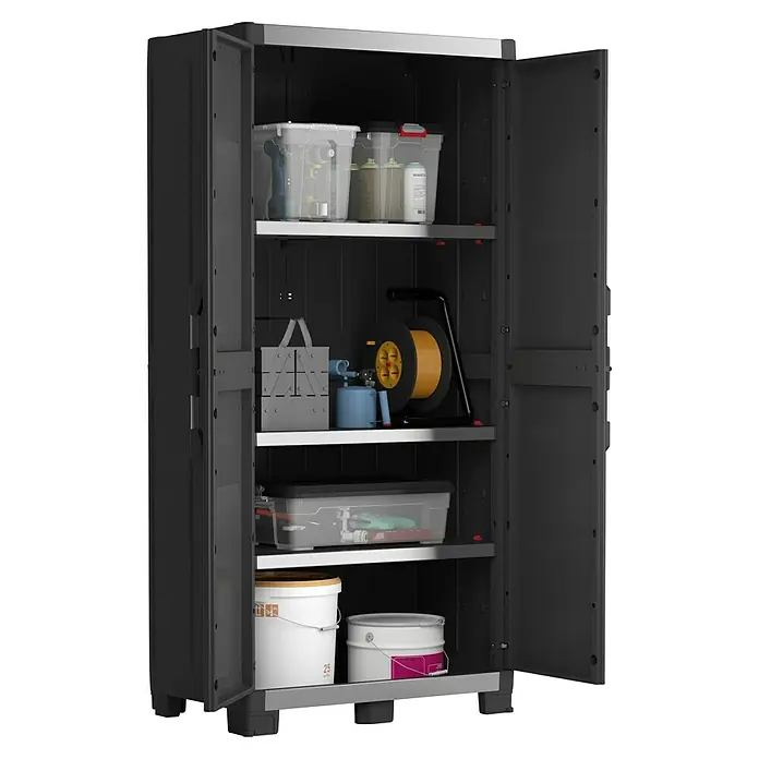 Keter Kunststoff-Mehrzweckschrank Premium XL - L x B x H: 54 x 89 x 188 cm - Dieses Bild zeigt einen grauen Werkzeugschrank mit geöffneten Türen. Darin befinden sich Regale mit Behältern, Kabeltrommel und Werkzeugen.