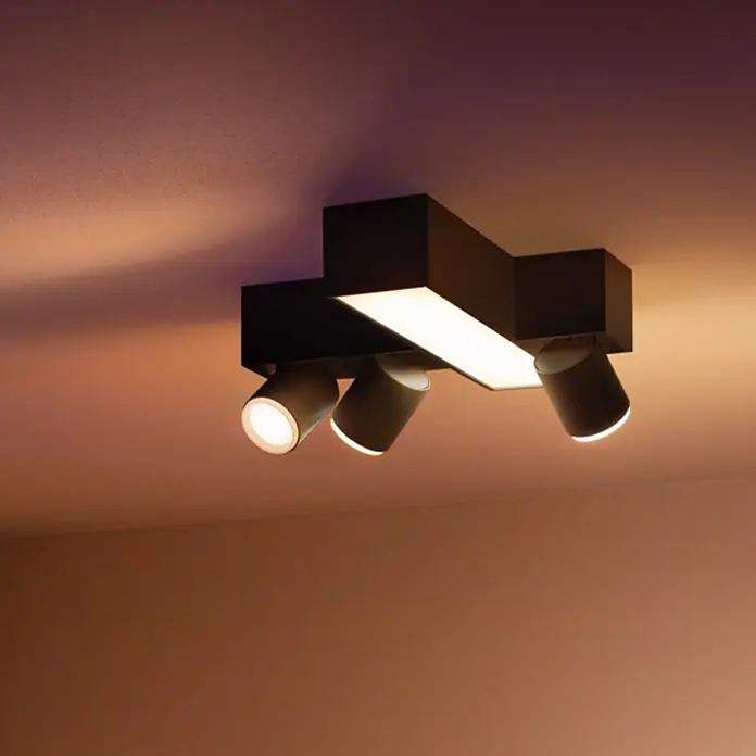 Philips Hue LED-Deckenstrahler Centris25 W, L x B x H: 40,8 x 33,7 x 12,8 cm, Schwarz, Mehrfarbig - Die moderne Deckenleuchte mit Strahlern und LED-Panel sorgt für eine stilvolle Beleuchtung im Raum. Das schlichte Design passt zu vielen Einrichtungsstilen.