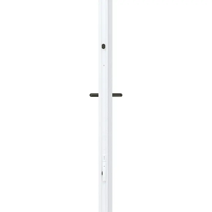 Padilla Brandschutztür Innova T30 - 87,5 x 200 cm, Links/Rechts, Grauweiß - Detailansicht einer weißen Tür mit Griff und Schloss, die sich vor einem schwarzen Hintergrund abhebt.