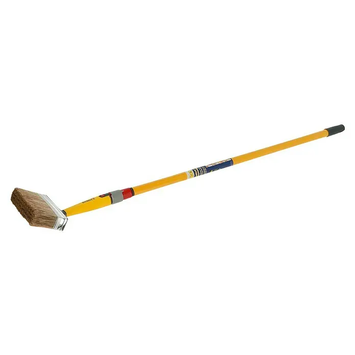 Bondex Flächenstreicher-Set - Breite Borsten: 140 mm, Auszugslänge: 95 cm - 160 cm - Eine Detailaufnahme einer Deckenbürste mit Teleskopstiel, ideal für Malerarbeiten. Der Stiel ist gelb, die Bürste braun.