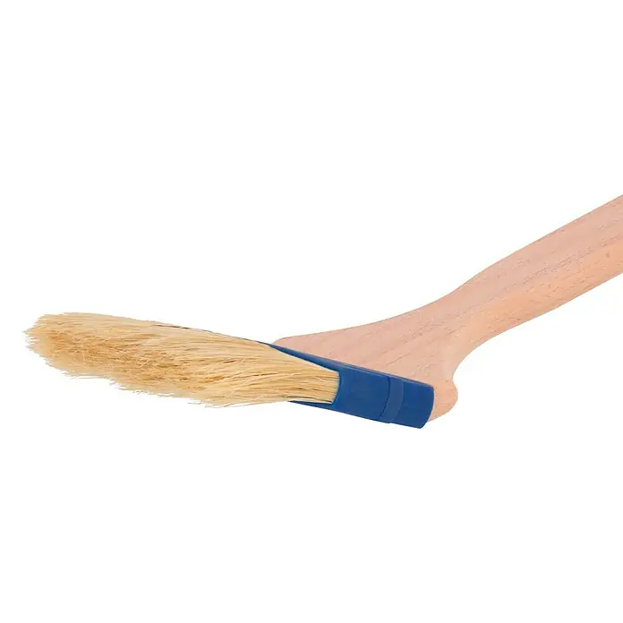 Profi Depot by Storch-Ciret Eckenstreicher - Breite Borsten: 60 mm, Mischborsten, Holz, 41 cm - Nahaufnahme einer Backpinsel mit Holzgriff und blauen Borstenhalter, ideal zum Glasieren und Bestreichen von Backwaren.
