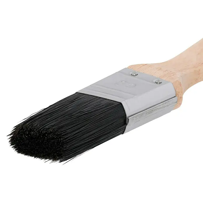Profi Depot by Storch-Ciret Flachpinsel - Breite Borsten: 30 mm, Mischborsten, Holz, Schwarz - Nahaufnahme eines Farbrollers mit dunklen Borsten, einer silbernen Halterung und einem hellen Holzgriff vor schwarzem Hintergrund.