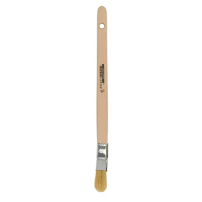 Profi Depot by Storch-Ciret Plattpinsel - Breite Borsten: 20 mm, Gebogen, Holz, Beige - Ein Detailaufnahme eines ProfiDEPOT Storch-Ciret Lackpinsels mit Holzgriff, ideal für präzise Lackierarbeiten und feine Oberflächengestaltung.
