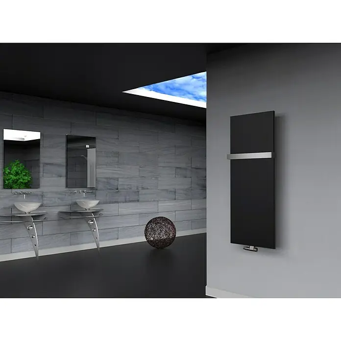 Szagato Designheizkörper Manhattan 2 - B x H: 470 x 1.200 mm, Wärmeleistung bei Vorlauftemperatur von 75 °C (D: 50): 799 W, Schwarz, Mit 1 Handtuchhalter (50 mm) - Elegantes Badezimmerdesign mit modernem, schwarzem Heizkörper an der Wand, der Wärme und Stil vereint. Perfekt für ein luxuriöses Ambiente.