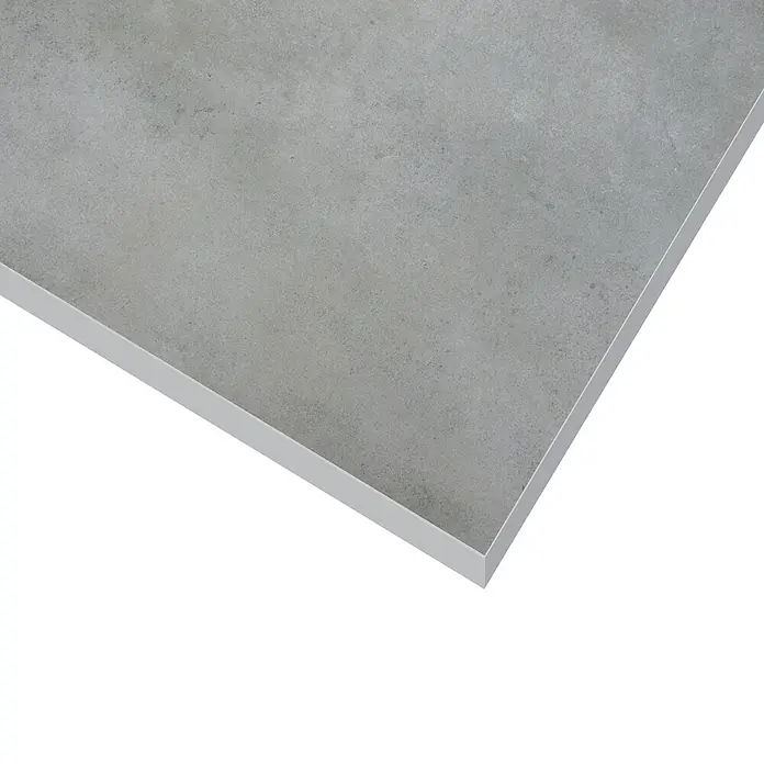 Art-Tec by Palazzo Feinsteinzeugfliese - 80 x 80 cm, Steel, Schimmernd - Nahaufnahme einer grauen Keramikfliese mit matter Oberfläche und sichtbarer Kante. Perfekt für moderne Boden- und Wandgestaltungen.