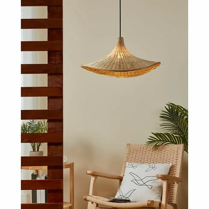 Eglo Lámpara colgante redonda Haxey - 40 W, Ø x Al: 50 x 110 cm, Madera, E27 - Esta foto muestra una elegante lámpara colgante de ratán, que aporta un toque de elegancia natural a cualquier habitación con su diseño.