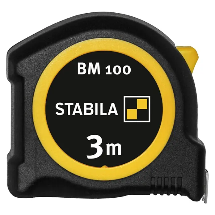 Stabila Taschenbandmaß BM 100 - 3 m - Nahaufnahme eines STABILA BM 100 Rollbandmaßes mit gelbem Akzent auf schwarzem Gehäuse, das die Präzision und Qualität des Werkzeugs hervorhebt.