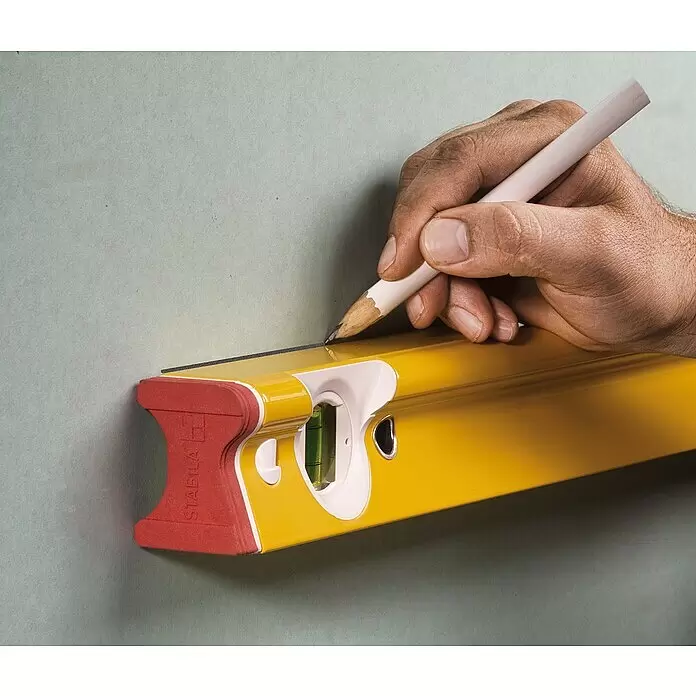Stabila Wasserwaage Typ R-300 - Länge: 122 cm, Anzahl Libellen: 3 Stk. - Anwendungsbeispiel