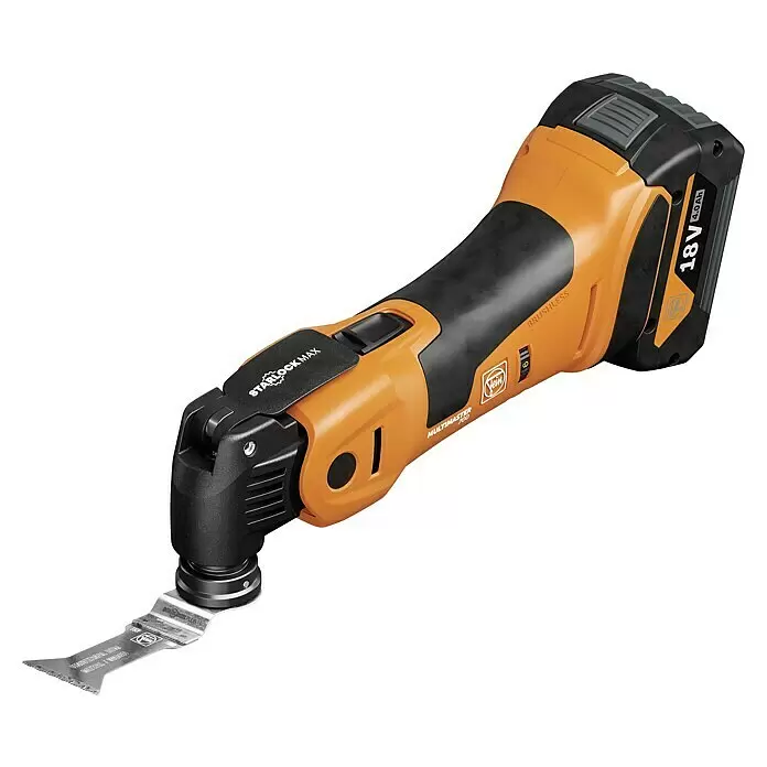 Fein AMPShare 18V Akku-Multifunktionswerkzeug MultiMaster AMM700 Max Top AS - 18 V, Ohne Akku, Leerlaufschwingzahl: 10.000 /min - 19.500 /min - Akku-Multifunktionswerkzeug in Orange und Schwarz mit Schneideblatt, 18V-Akku und Starlock Max System.