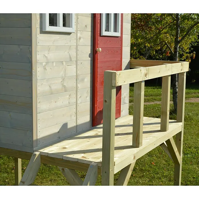Wendi Toys Spielhaus Storch - Glas, Natur/Rot - Detailansicht eines hölzernen Spielhauses mit roter Tür und kleiner Veranda, die zum Spielen im Freien einlädt.