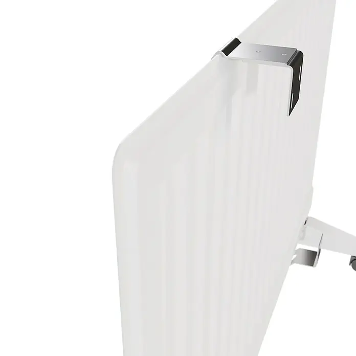 Voltomat HEATING Ölradiator - 800 W, Raumgröße bis ca. 8 m², Weiß - Nahaufnahme eines weißen Heizkörpers mit einem silbernen Halterungselement.