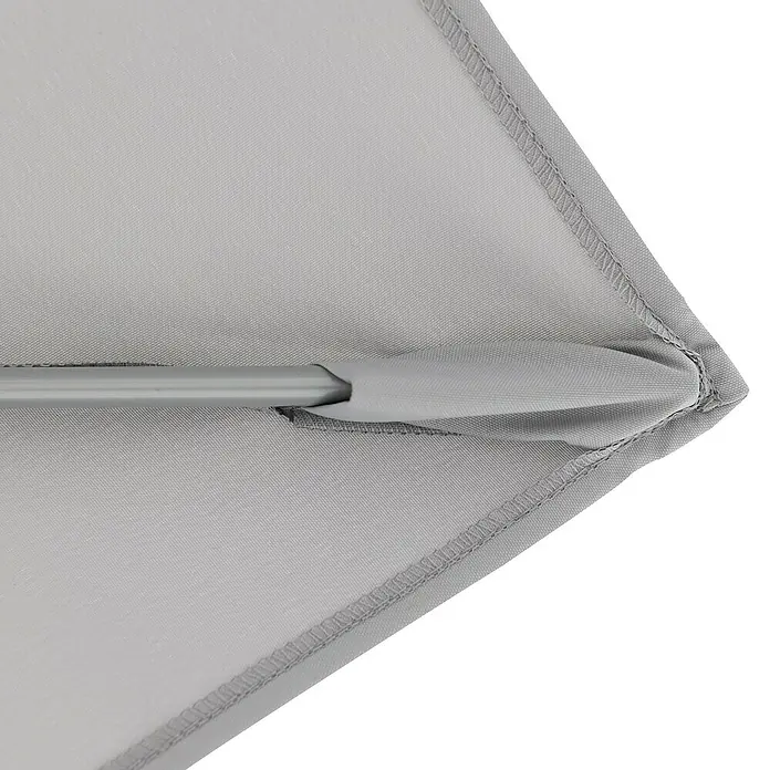 Doppler Expert Marktschirm Auto Tilt - Hellgrau, Bespannungsmaß (L x B): 140 x 220 cm - Detailaufnahme eines grauen Sonnenschirms, der die hochwertige Verarbeitung und das robuste Design des Produkts hervorhebt.