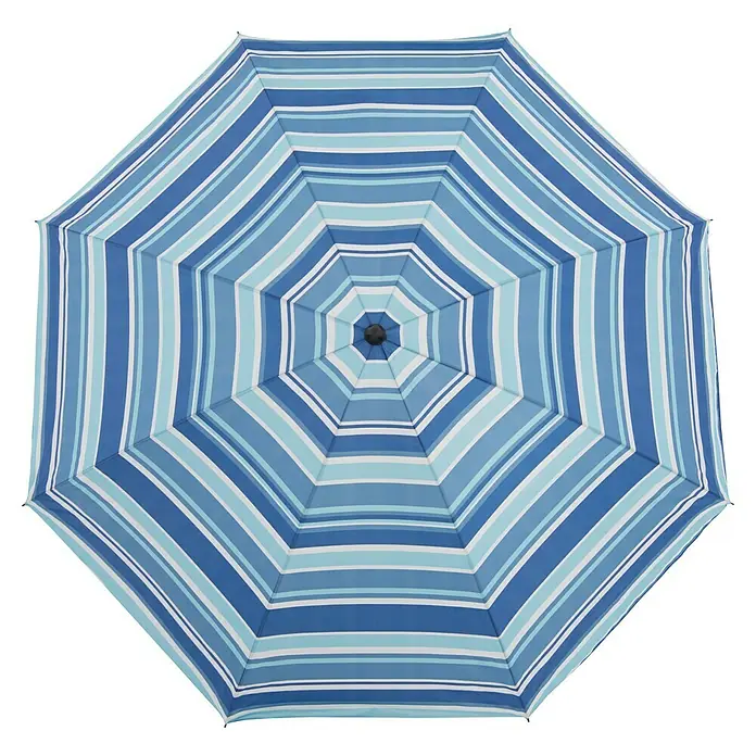 Derby Strandschirm Como - Blau gestreift, Durchmesser Bespannung: 165 cm - Nahaufnahme eines Sonnenschirms mit blau-weiß gestreiften Bahnen, der einen erfrischenden Schatten spendet.