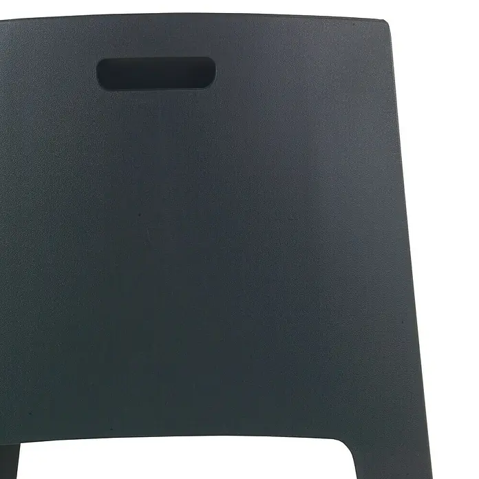 Set de muebles de jardín Master -  - Primer plano de un taburete gris con un hueco para el asa, ideal para interiores modernos.