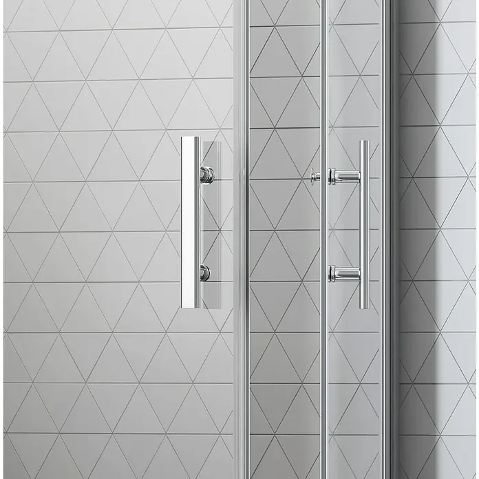 Camargue Vario Eckdusche S53+S16+S53 - 90 x 150 x 200 cm, Beschichtet, Silber, Glasstärke: 6 mm - Nahaufnahme einer modernen Dusche mit Glaswänden und stilvollen Griffen, die ein elegantes Badezimmerdesign präsentiert.