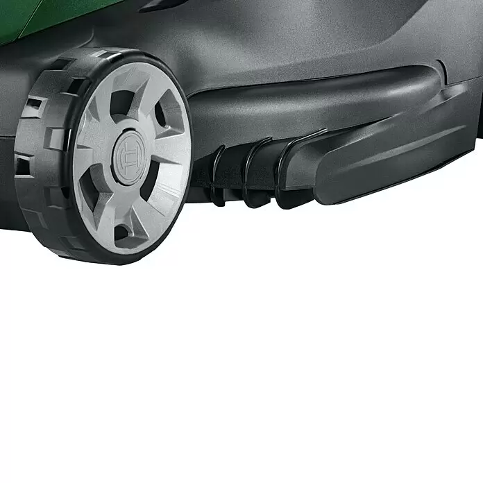 Bosch Power for All 36V Akku-Rasenmäher AdvancedRotak 36V-44-750 - 36 V, Ohne Akku, 0 Ah, Schnittbreite: 44 cm - Nahaufnahme des schwarzen und silbernen Rads eines Rasenmähers mit Bosch-Logo neben dem strukturierten schwarzen Gehäuse.