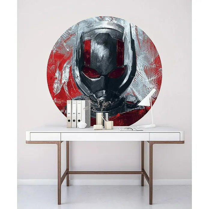 Komar Dots Fototapete rund Avengers Paint Ant-Man - 125 cm, Selbstklebend - Ant-Man Wandtattoo über einem weißen Schreibtisch mit Holzbeinen, das ein modernes und stilvolles Ambiente schafft.
