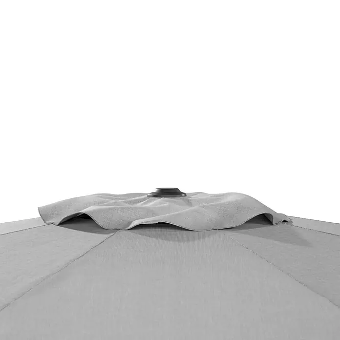 Schneider Classic Marktschirm rund Korsika - Silbergrau, Durchmesser Bespannung: 320 cm - Nahaufnahme der oberen Abdeckung eines grauen Sonnenschirms mit zentraler Abdeckung und Stoffraffung.