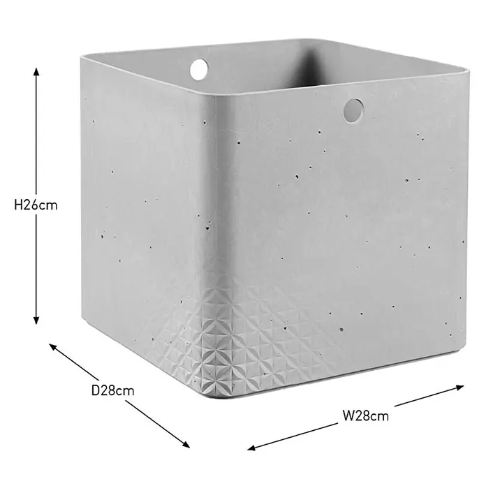 Curver Aufbewahrungsbox Beton XL - L x B x H: 28 x 28 x 26 cm, Material: Kunststoff, Beton - Grauer kubischer Pflanztopf aus Beton mit geometrischem Muster und den Maßen H26cm, D28cm und W28cm.
