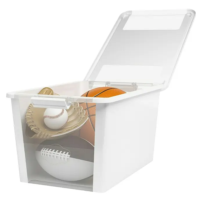 KIS Aufbewahrungsbox Bi-Box - L x B x H: 55 x 35 x 28 cm, Weiß, Mit Deckel - Ein offener, durchsichtiger Aufbewahrungsbehälter aus Kunststoff mit Sportgeräten wie Baseball, Basketball und Football.