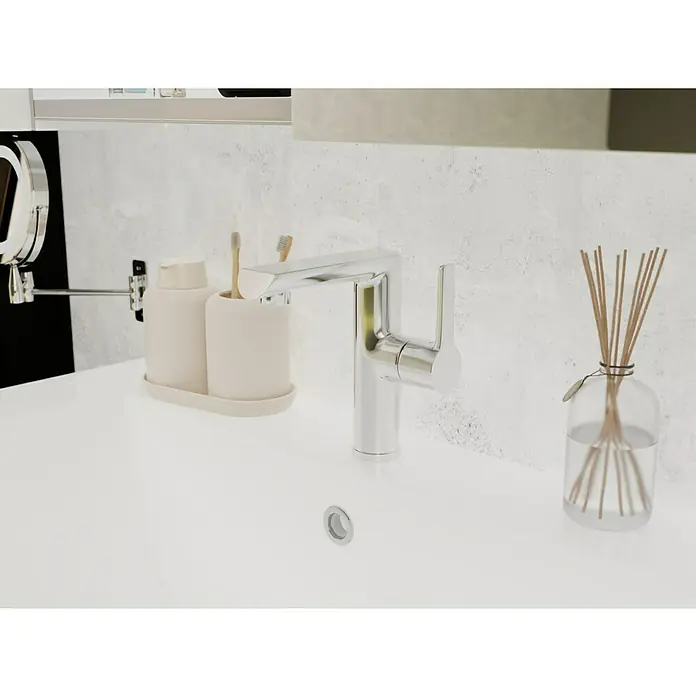 Camargue Waschtischarmatur Bilbao - Chrom, Glänzend - Eine elegante Badezimmerarmatur aus Chrom, mit dazugehörigem Seifenspender und Duftspender, die das moderne Design hervorheben.