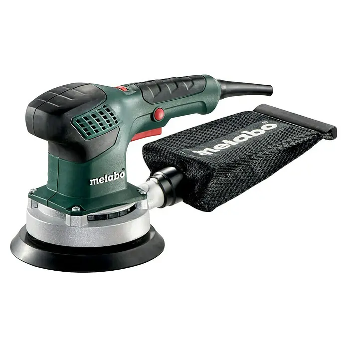 Metabo Elektro-Exzenterschleifer SXE 3150 - 310 W, Durchmesser Schleifteller: 150 mm - Nahaufnahme eines Metabo Exzenterschleifers mit Staubbeutel, der für feine Schleifarbeiten entwickelt wurde und sauberes Arbeiten ermöglicht.