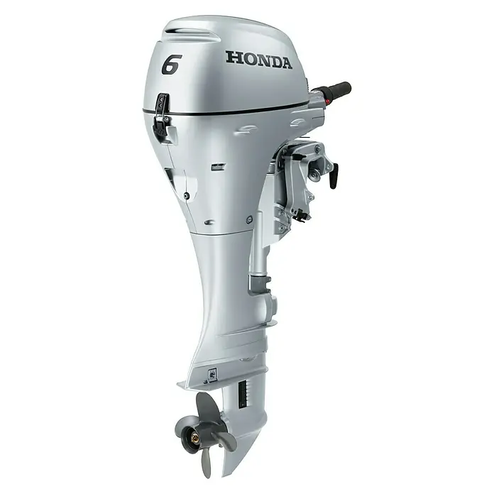 Honda Marine Außenbordmotor BF 6 SHSU - 4,4 kW, Pinnensteuerung, Kurzschaft, Elektrostart - Abbildung eines Honda BF6 Außenbordmotors, bekannt für seine Zuverlässigkeit und Leistung beim Bootfahren.