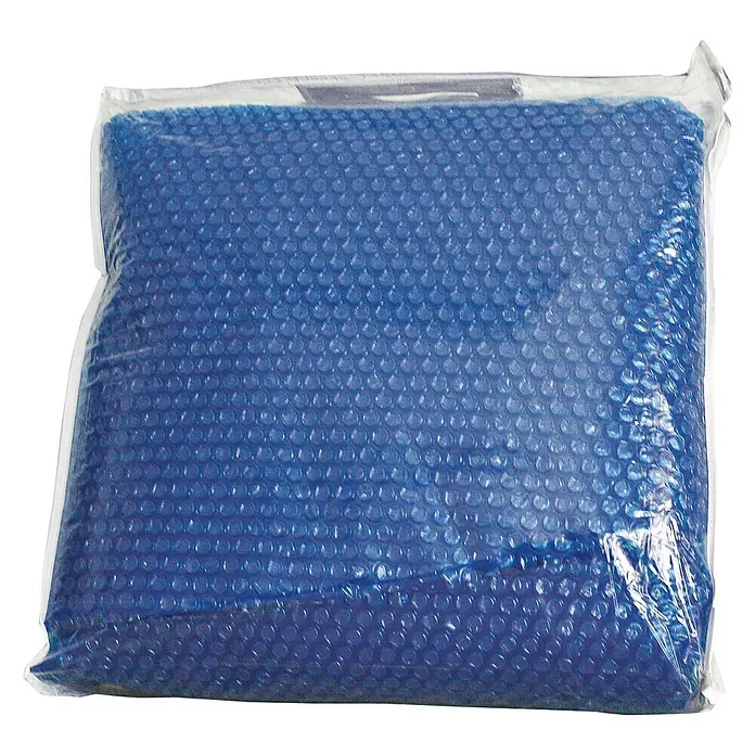 myPool Solarabdeckplane Splash - Passend für: Pool Splash, Durchmesser: 360 cm, Material: Kunststoff - Eine verpackte, blaue Poolabdeckung mit Noppenfolie in einer transparenten Plastikverpackung.