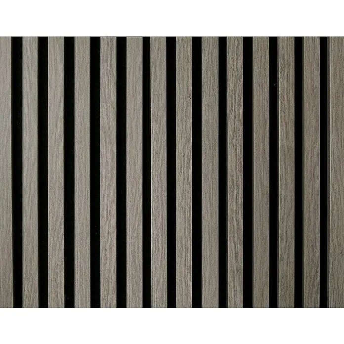 FibroTech Akustikpaneel Unika 25 - Grey Oak, 2.440 x 600 x 22 mm - Nahaufnahme einer Wandverkleidung mit Holzlatten und schwarzen Zwischenräumen, die ein modernes und strukturiertes Design aufweist.