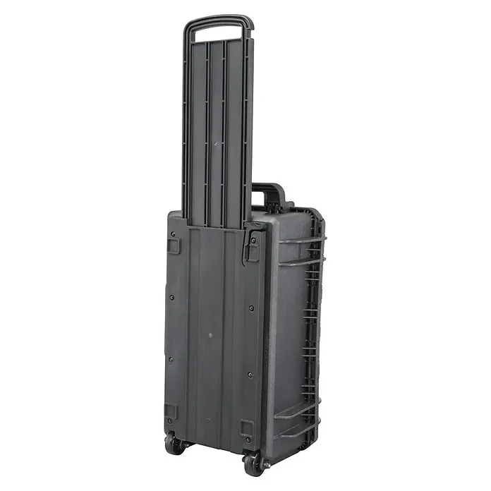 Wasserdichter Koffer MAX520TR - L x B x H: 585 x 361 x 238 mm, Mit Würfelschaumstoffeinlage, Ausziehbarer Trolley, Schwarz, Kunststoff - Nahaufnahme eines schwarzen Rollenkoffers mit einem ausziehbaren Griff, ideal für den sicheren Transport von Ausrüstung und Reisegepäck.