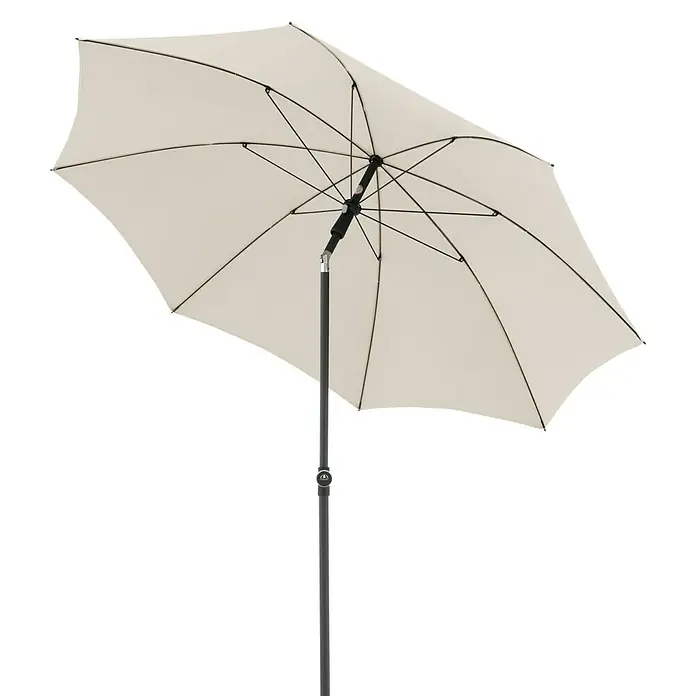 Doppler Active Marktschirm rund Green Edition - Natur, Durchmesser Bespannung: 208 cm - Nahaufnahme eines beigen Sonnenschirms mit schwarzem Gestell, der Schutz vor der Sonne bietet und für Entspannung im Freien sorgt.