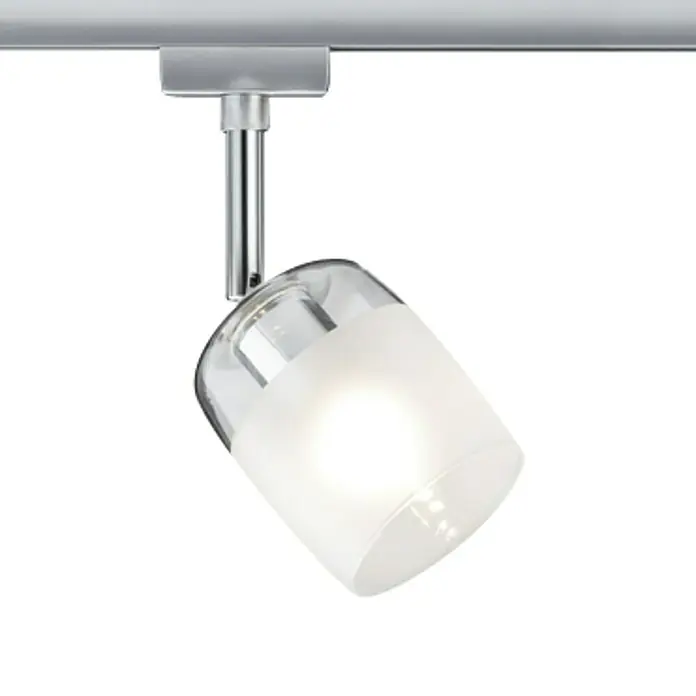Paulmann URail LED-Spot Blossom - 10 W, Chrom/Chrom-Satin, G9, 1 Stk. - Nahaufnahme einer modernen Chrom-Schienenleuchte mit einem zylindrischen, mattierten Lampenschirm, die ein helles Licht ausstrahlt.