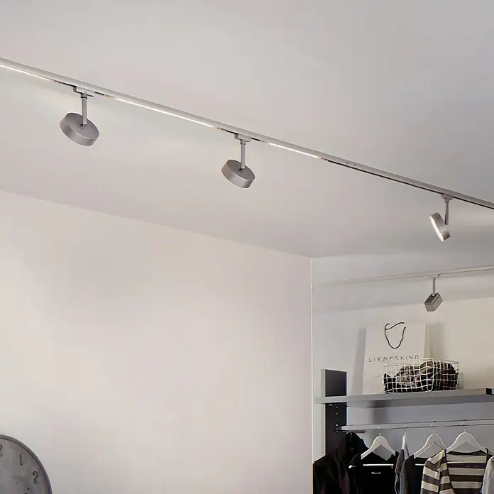 Paulmann URail LED-Spot Circle - 5 W, Chrom matt, Warmweiß - Moderne Deckenleuchte mit Schienensystem und mehreren Strahlern in einem minimalistischen Interieur.