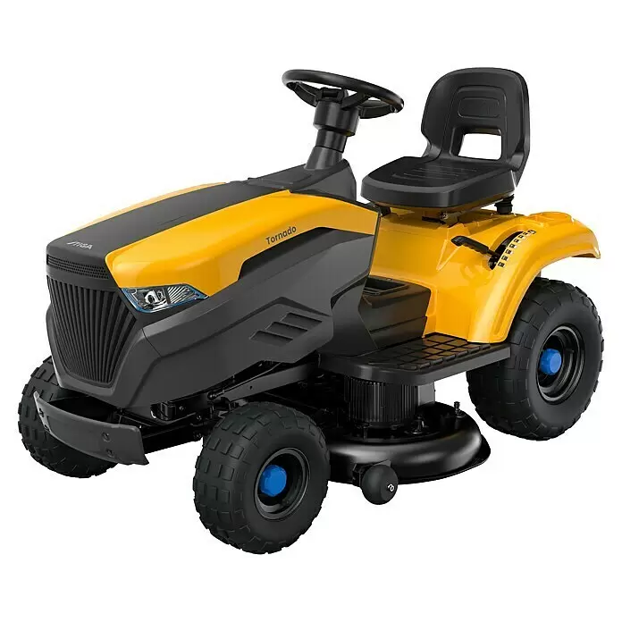 Stiga Akku-Rasentraktor Tornado 398 E - 48 V, 30 Ah, Schnittbreite: 98 cm - Gelber und schwarzer STIGA Tornado Rasentraktor, eine leistungsstarke Gartenmaschine mit großen Rädern und Fahrersitz.