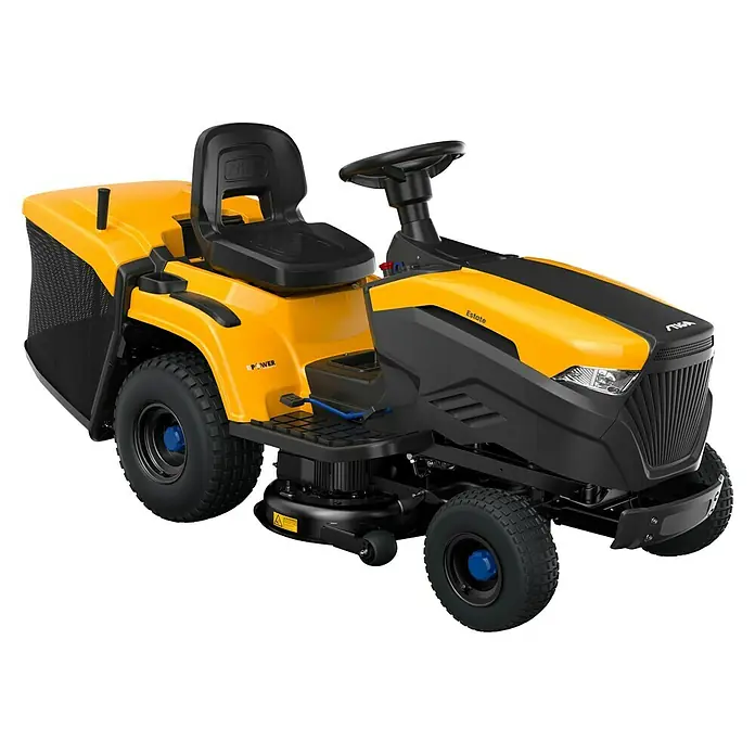 Stiga Akku-Rasentraktor Estate 384 E - 48 V, 30 Ah, Schnittbreite: 84 mm - Aufnahme des Stiga Estate Aufsitzmähers, einem gelb-schwarzen Gartengerät für effizientes Rasenmähen.