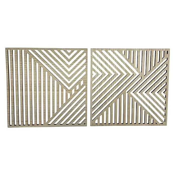 Wandobjekt - Ando I, Natur, 77 x 77 cm - Zwei helle, quadratische Holzdekorplatten mit geometrischem Muster aus vertikalen und diagonalen Ausschnitten.