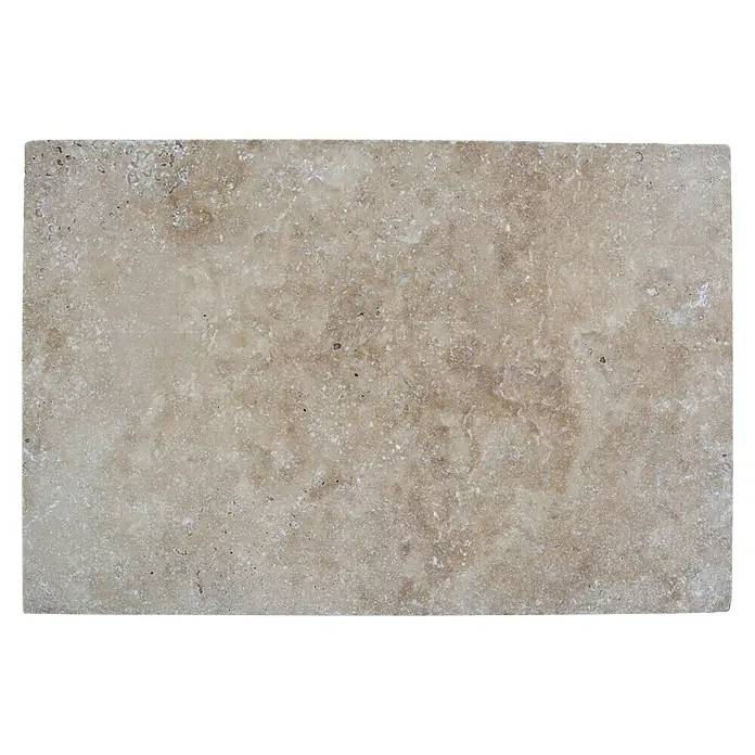 Antikmarmorfliese Travertin Chiaro - 40,6 x 61 cm, Beige, Matt - Nahaufnahme einer eleganten Travertin-Fliese, die mit ihrer beigen Farbpalette und natürlichen Textur eine warme, organische Ästhetik bietet.