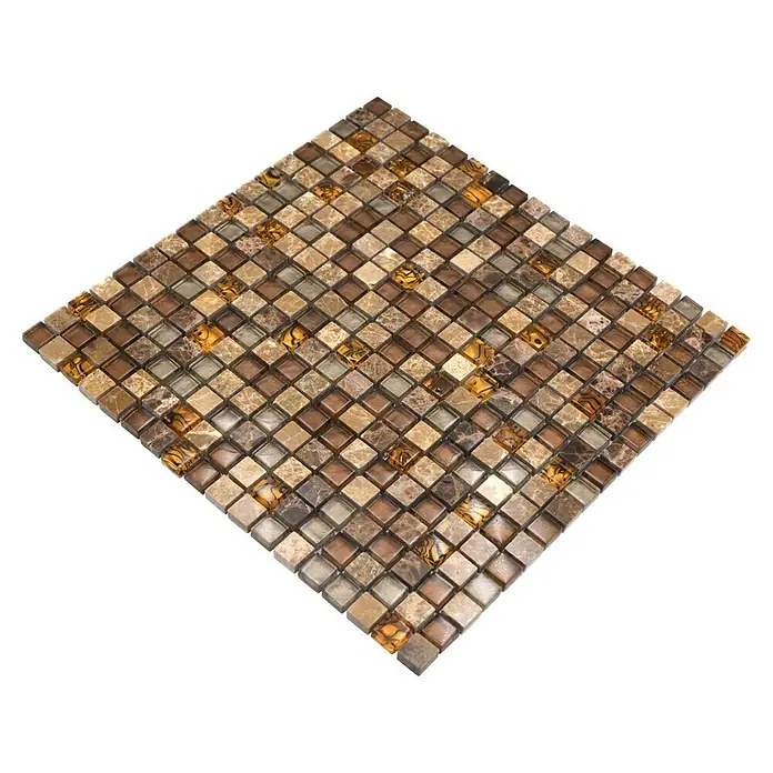 Mosaikfliese Quadrat Crystal Mix XCM M790 - 30,5 x 32,2 cm, Beige, Glänzend - Detailaufnahme einer quadratischen Mosaikfliese mit einem Muster aus kleinen, braunen und beigen Quadraten.