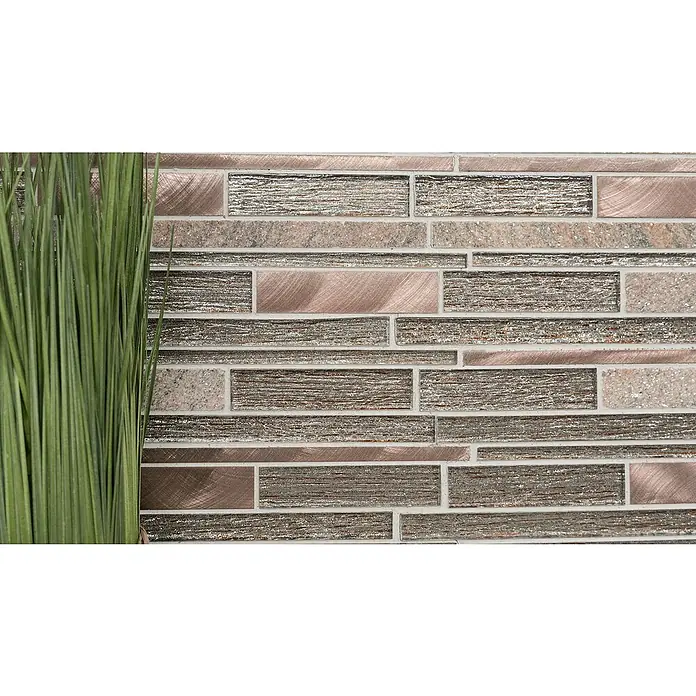 Mosaikfliese Verbund Crystal XAM GV74 - 29,8 x 31 cm, Beige/Braun, Glänzend - Nahaufnahme einer Wandfliese mit rechteckigen und quadratischen Mosaiken in Braun- und Bronzetönen und weißen Fugen, die ein elegantes Muster bilden.